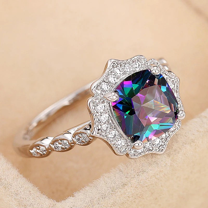 Huitan Exquisite Flower Shape Ring Woman with Multi-colored Cubic Zirconia Unique Bride Wedding Party Finger-ring Trendy Jewelry