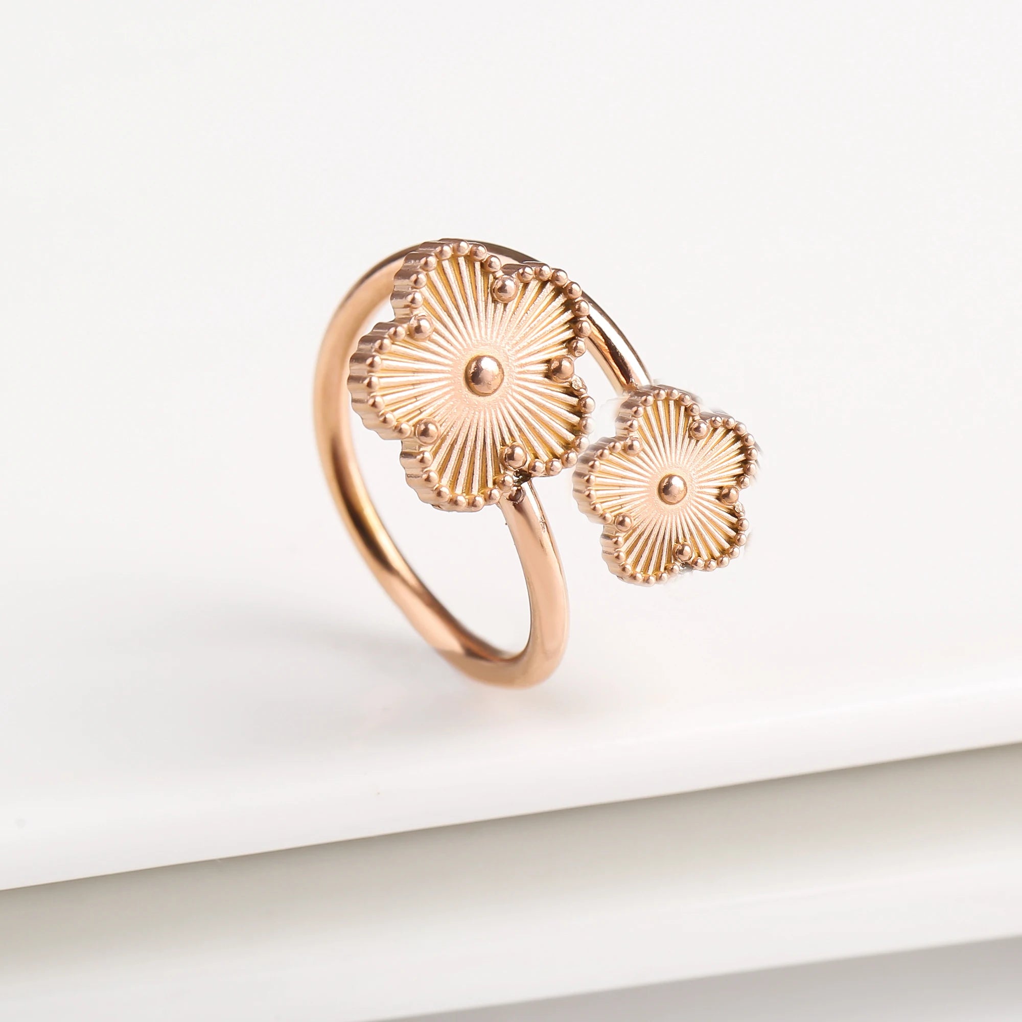 Simple Adjustable Stainless Steel Five Leaf Flower Open Ring Fashion for Woman Party Wedding Trend Jewelry Accessories Clover